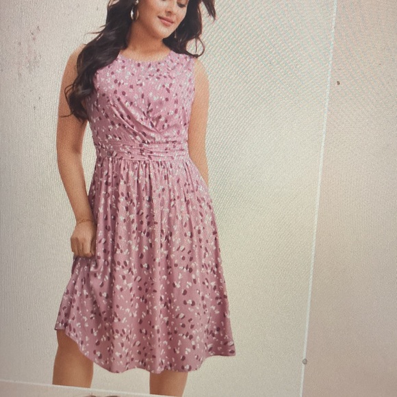 NWT BloomChic “CHARLOTTE” mauve & crimson abstract print dress. Size 1x 14 16 - Picture 1 of 13